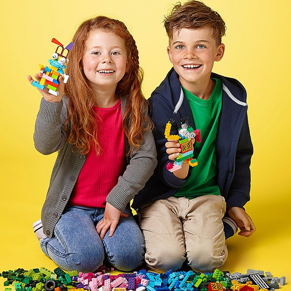LEGO Classic: Cutie medie de constructie creativa 10696, 4 ani+, 484 piese