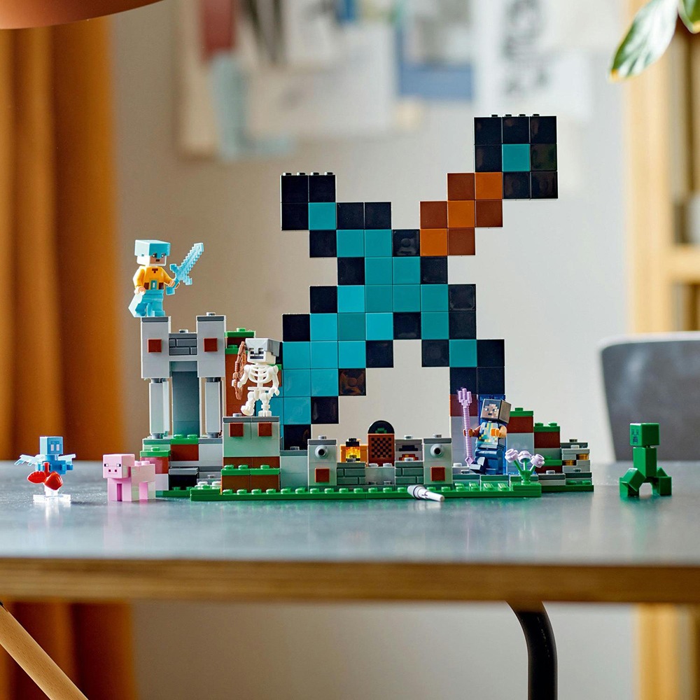 LEGO Minecraft: Avanpostul sabiei 21244, 8 ani+, 427 piese