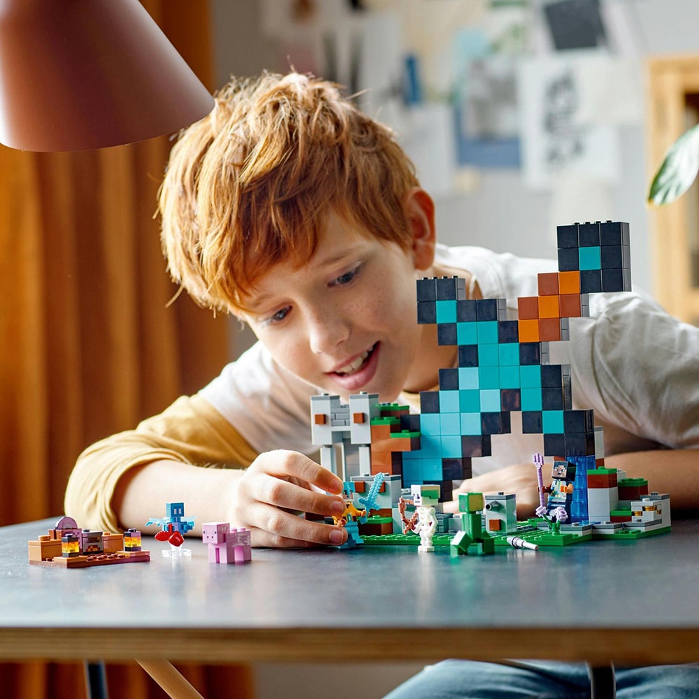 LEGO Minecraft: Avanpostul sabiei 21244, 8 ani+, 427 piese