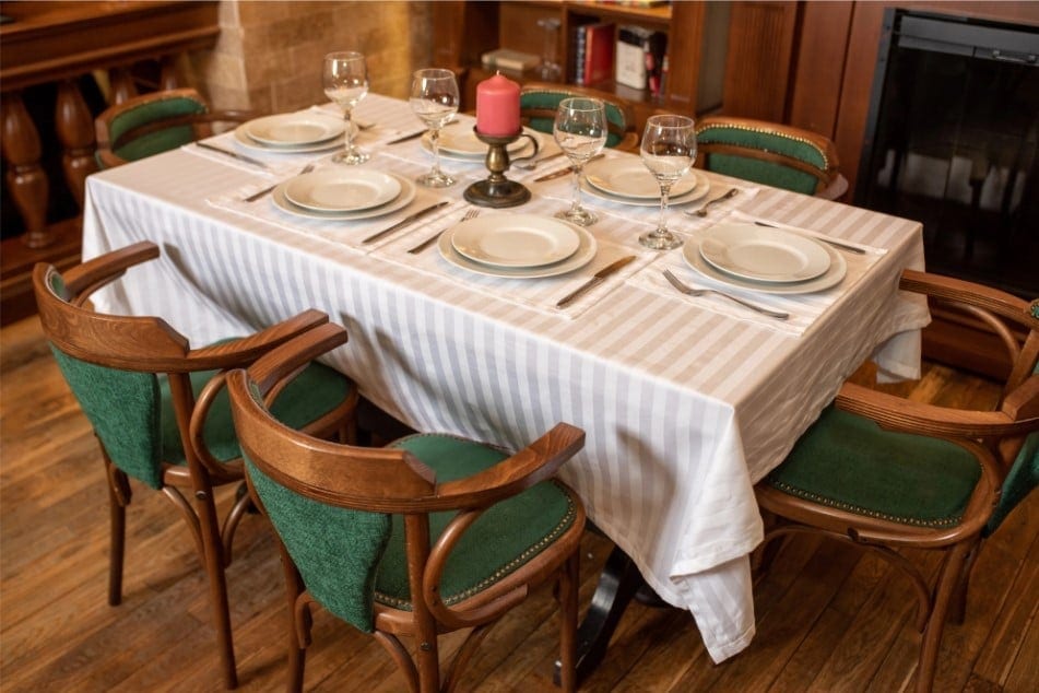 Set 2 fete de masa Damasc Somnart, 150x180 cm, 100% bumbac damasc, 6 persoane