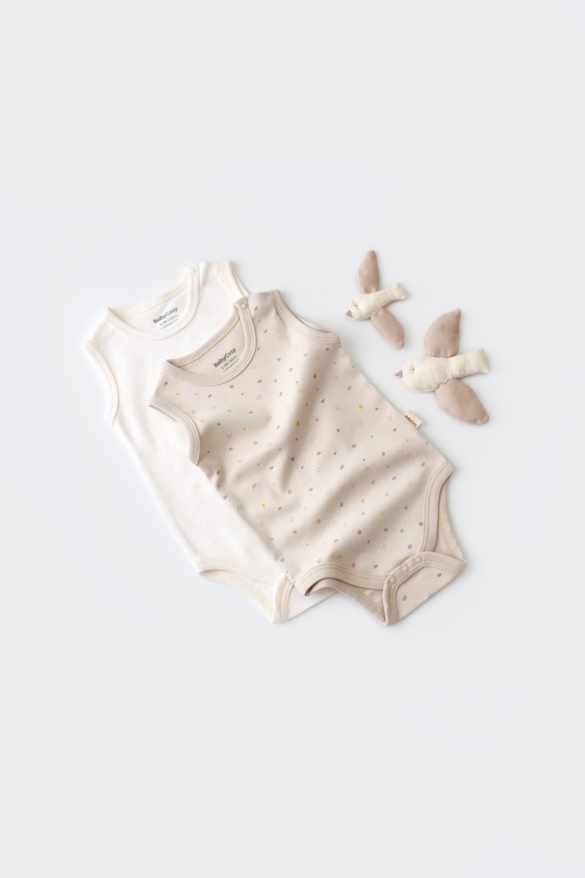 Set 2 body-uri fara maneci bebe unisex, bumbac organic, crem cu buline, Baby Cosy, marime 6-9 luni