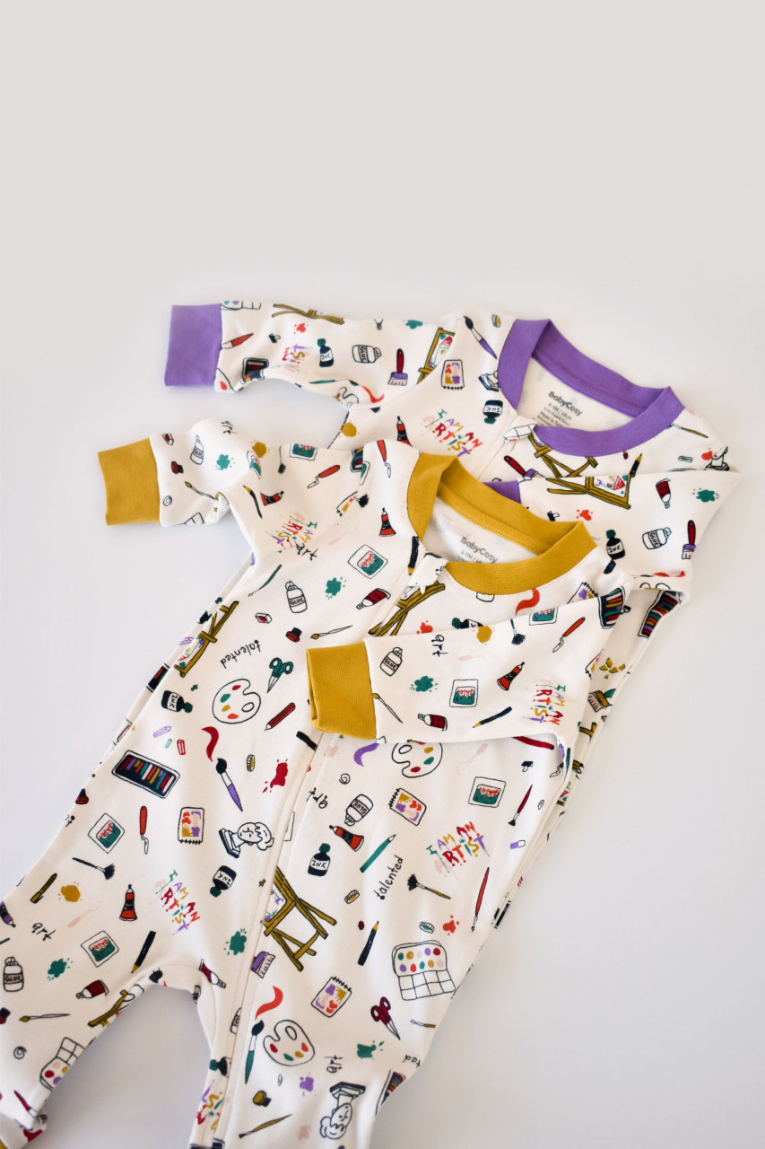 Set 2 salopetele cu maneca lunga si panataloni cu botosei si fermoar BabyCosy, 100% bumbac organic, galben si mov, 9-12 luni