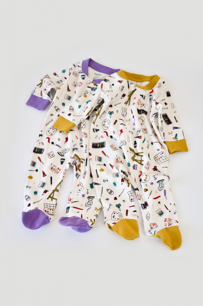 Set 2 salopetele cu maneca lunga si panataloni cu botosei si fermoar BabyCosy, 100% bumbac organic, galben si mov, 3-6 Luni