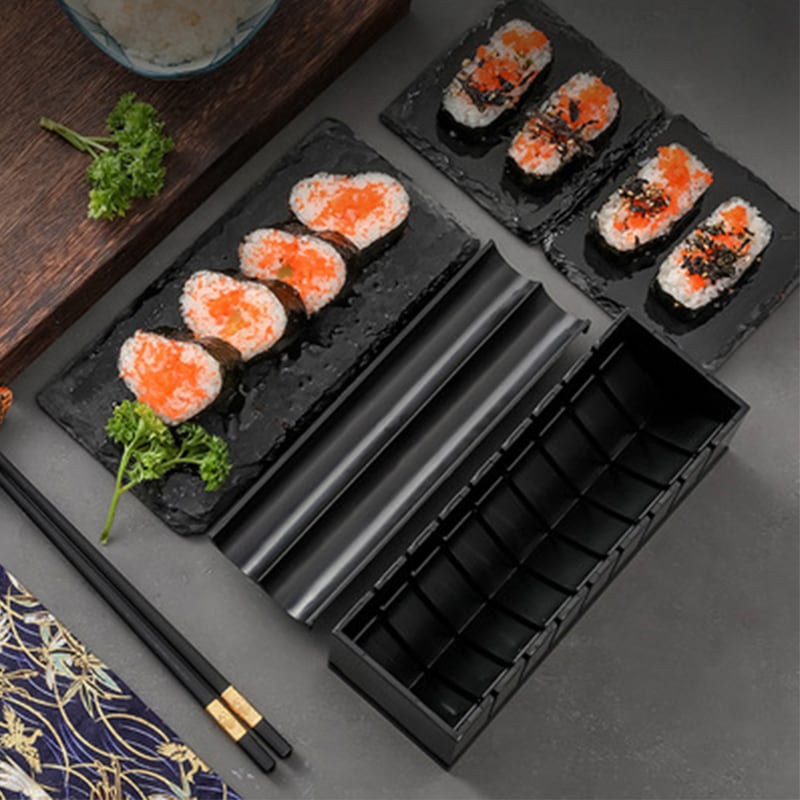 Set Preparare Sushi 10 Piese, 2 Spatule, 8 Forme Diferite, Plastic, Negru