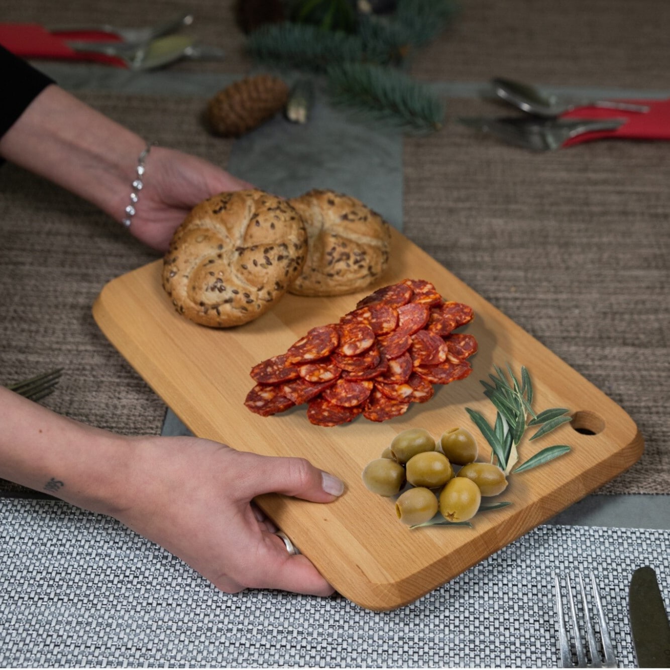 Serviciu Complet de Masa, Cesiro, 67 piese, pentru 4 persoane, Portelan, decorat cu margareta