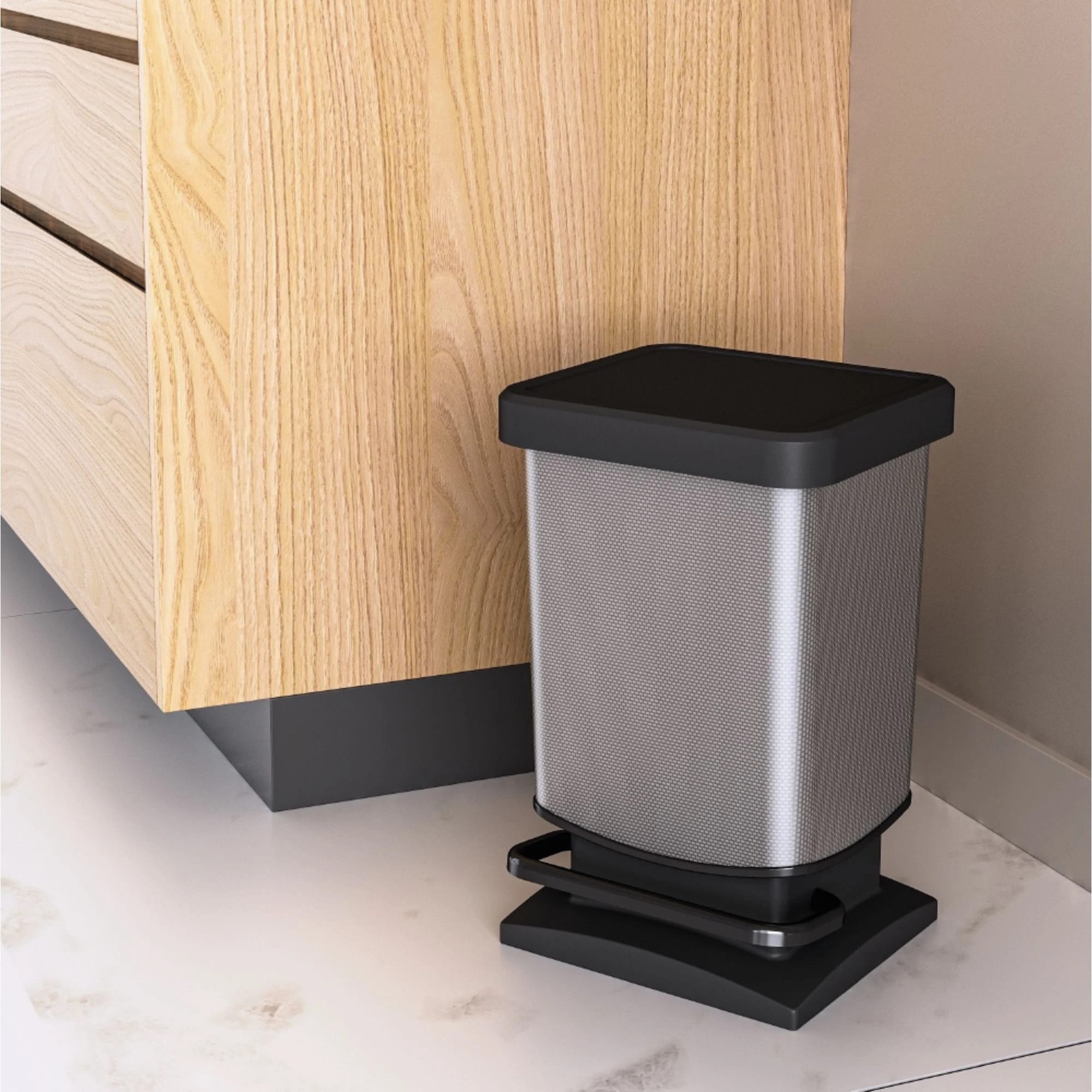 Cos de gunoi 20 L, deschidere cu pedala, interior detasabil, inchidere lenta, din plastic, argintiu 