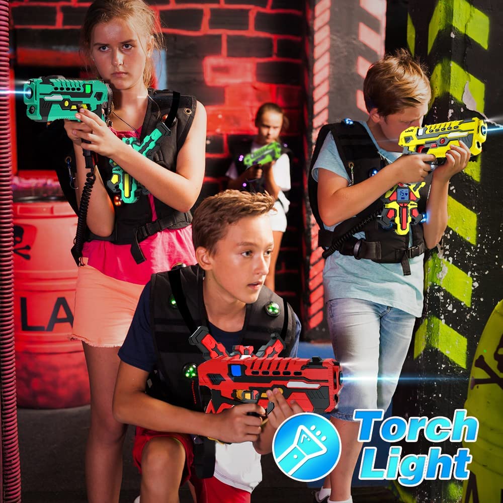 Set pistol infrared Laser Tag cu 4 pistoale reincarcabile, 4 veste, statie de incarcare, pentru interior si exterior, cu functie vibratie si efecte sonore