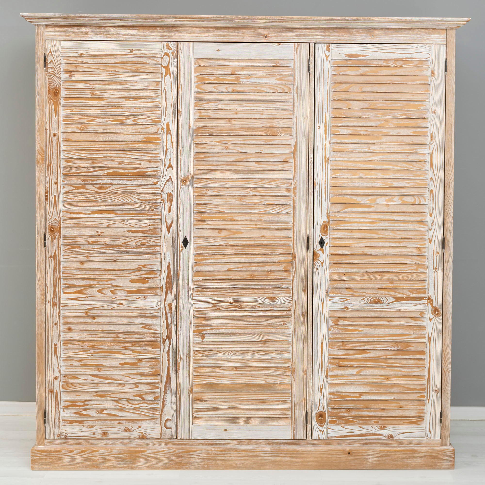 Dulap cu 3 usi, Colectia Shutter, culoare maro deschis P071, periat adanc, 100% lemn masiv