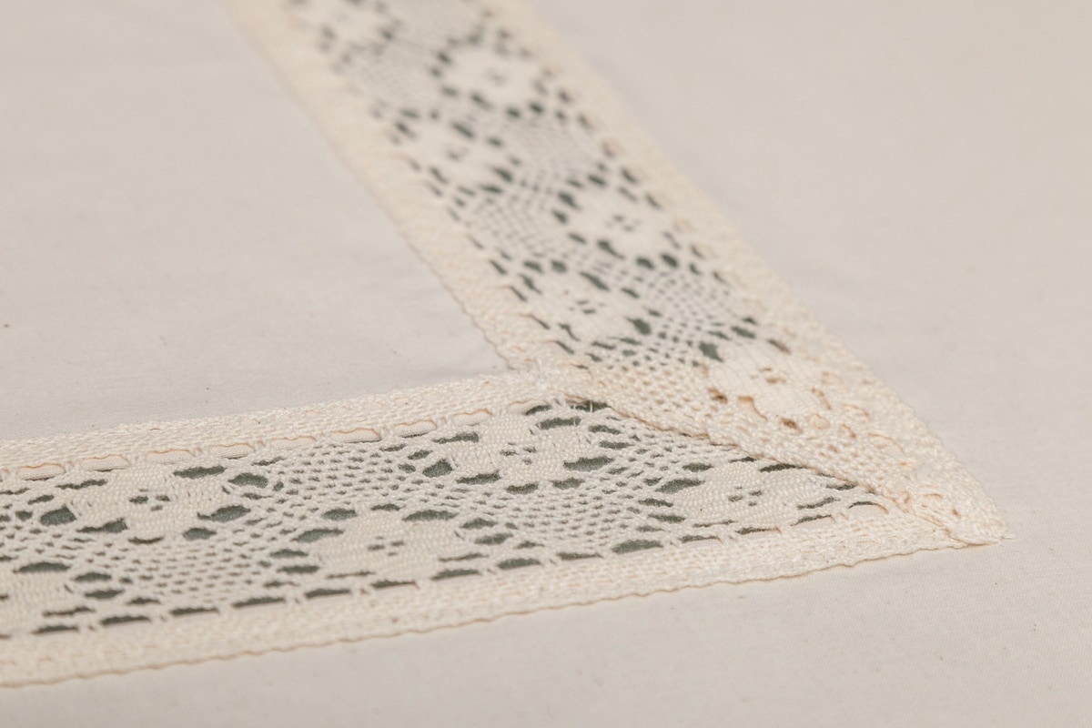 Fata de masa Valentini Bianco BK002, cu broderie, dreptunghiulara, 140x230cm, crem 