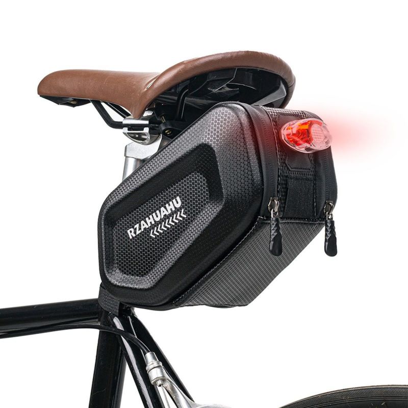 Suport bicicleta eMazing, carcasa rigida, piele artificiala si carbon, 20x12x11.5 cm, 2 l, montare sub sa, rezistenta la apa, negru