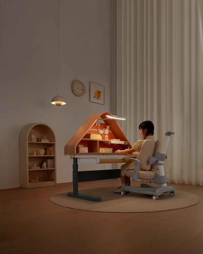 Birou reglabil ergonomic MarcoShop, pentru copii, model CASUTA, Lemn plop