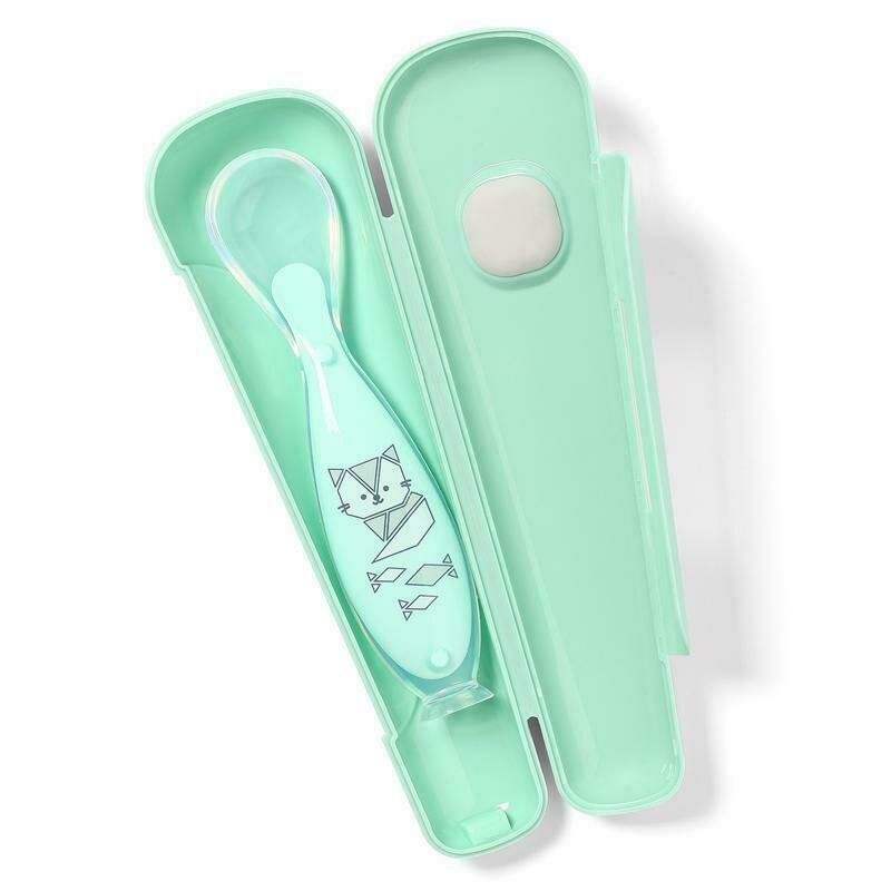 Lingurita cu ventuza si carcasa pentru depozitare BabyOno, Din silicon, Fara bisfenol A, 6 luni+, Verde