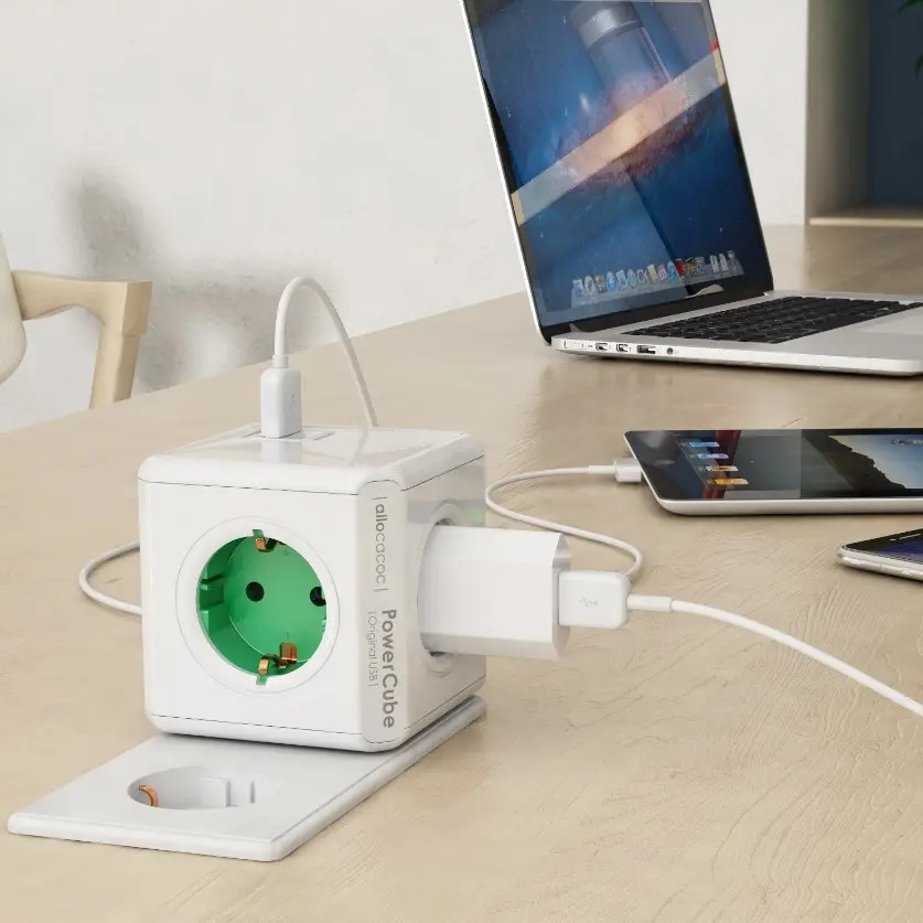 Prelungitor cubic Allocacoc, Powercube 2xUSB, 4 prize, rosu