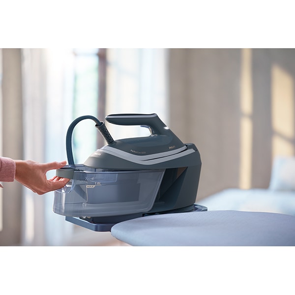 Statie de calcat PHILIPS Seria 6000 PSG6042/20, 2400W, 550g/min, 1.8l, talpa SteamGlide Advanced, albastru