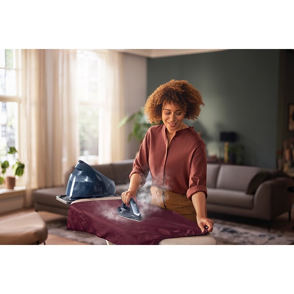 Statie de calcat PHILIPS PerfectCare seria 7000 PSG7130/20, 2100W, 600g/min, 1.8l, talpa SteamGlide Elite, negru-mov