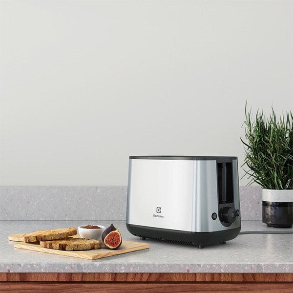 Prajitor de paine ELECTROLUX Create 3 E3T1-3ST, 2 felii, 800W, argintiu-negru