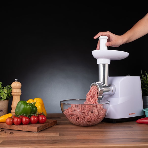 Masina de tocat carne VORTEX VO4019, 0.8kg/min, 1300W, accesoriu carnati, alb