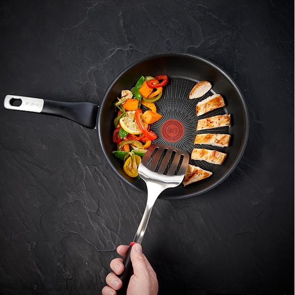 Tigaie TEFAL Unlimited G2550572, 26 cm, aluminiu, invelis antiaderent Titanium, negru