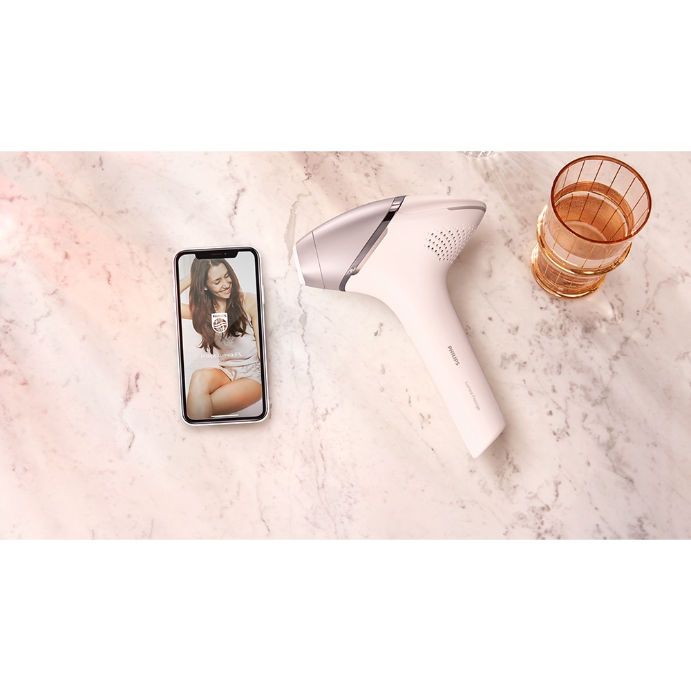 Epilator IPL PHILIPS Lumea Series 9900 BRI976/00, 450.000 de impulsuri, 4 accesorii, Senzor SmartSkin, acumulator, roz