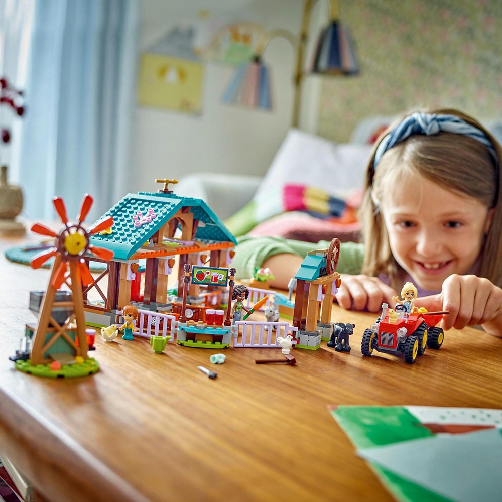 LEGO Friends: Refugiu pentru animale de ferma 42617, 6 ani+, 489 piese