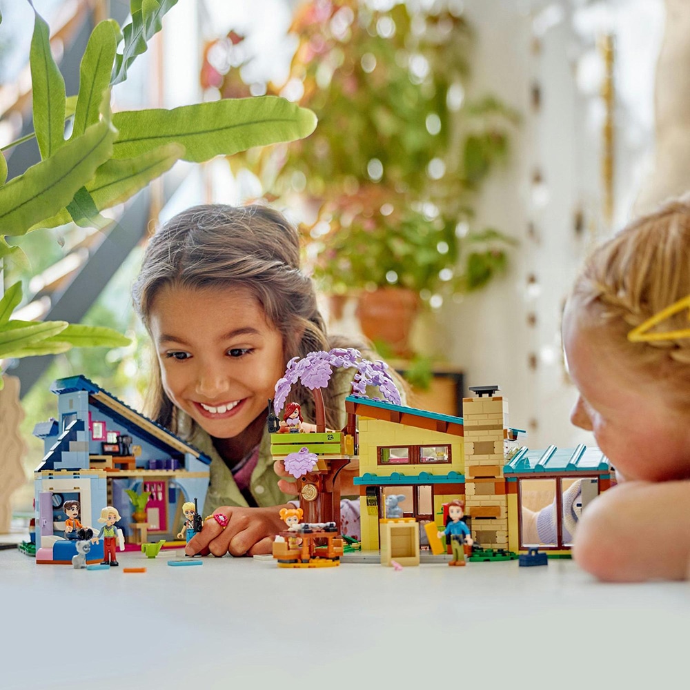 LEGO Friends: Casele familiale ale lui Olly si Paisley 42620, 7 ani+, 1126 piese