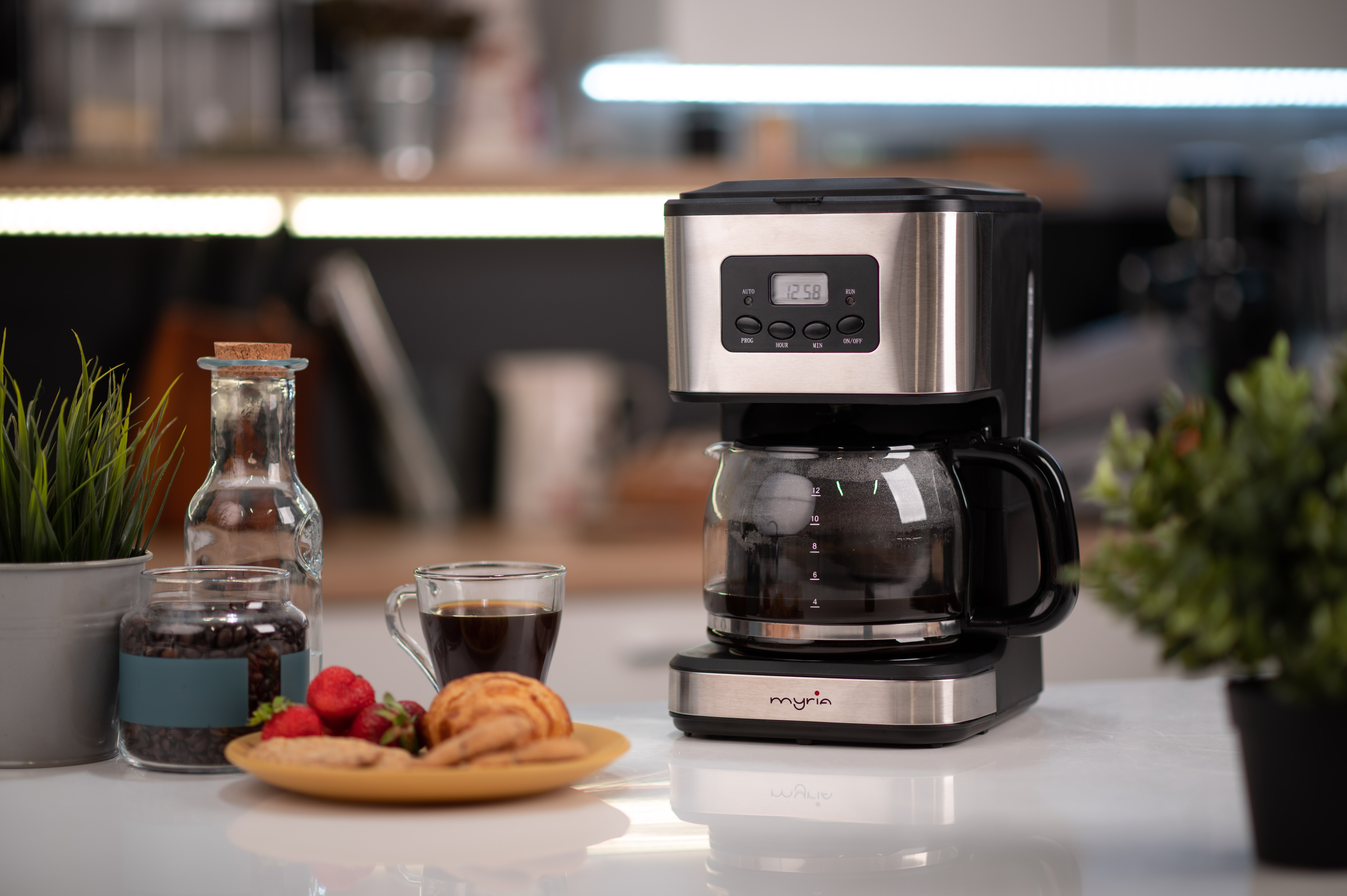 Cafetiera MYRIA MY4118, 1.5l, 900W, 12 cesti, negru-argintiu