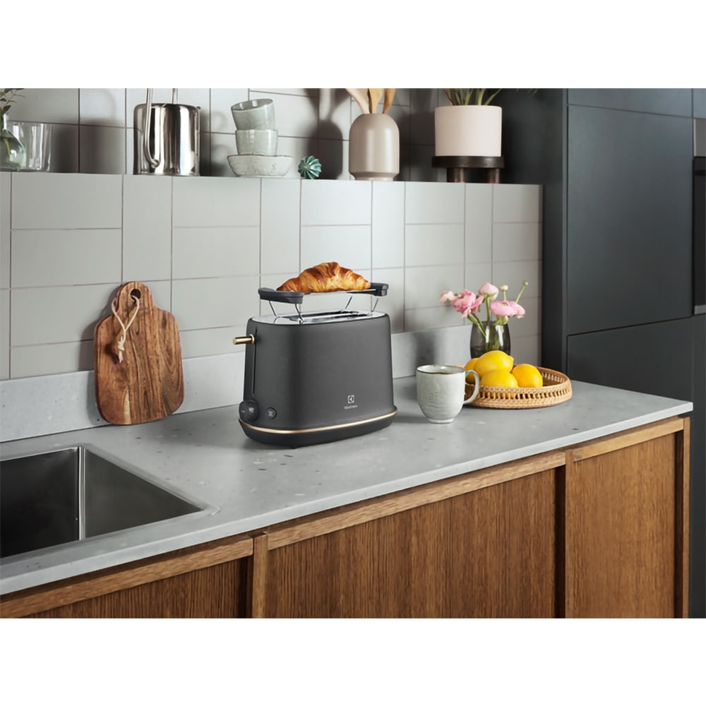 Prajitor de paine ELECTROLUX Explore 7 E7T1-6BP, 2 felii, 980W, negru perlat-auriu