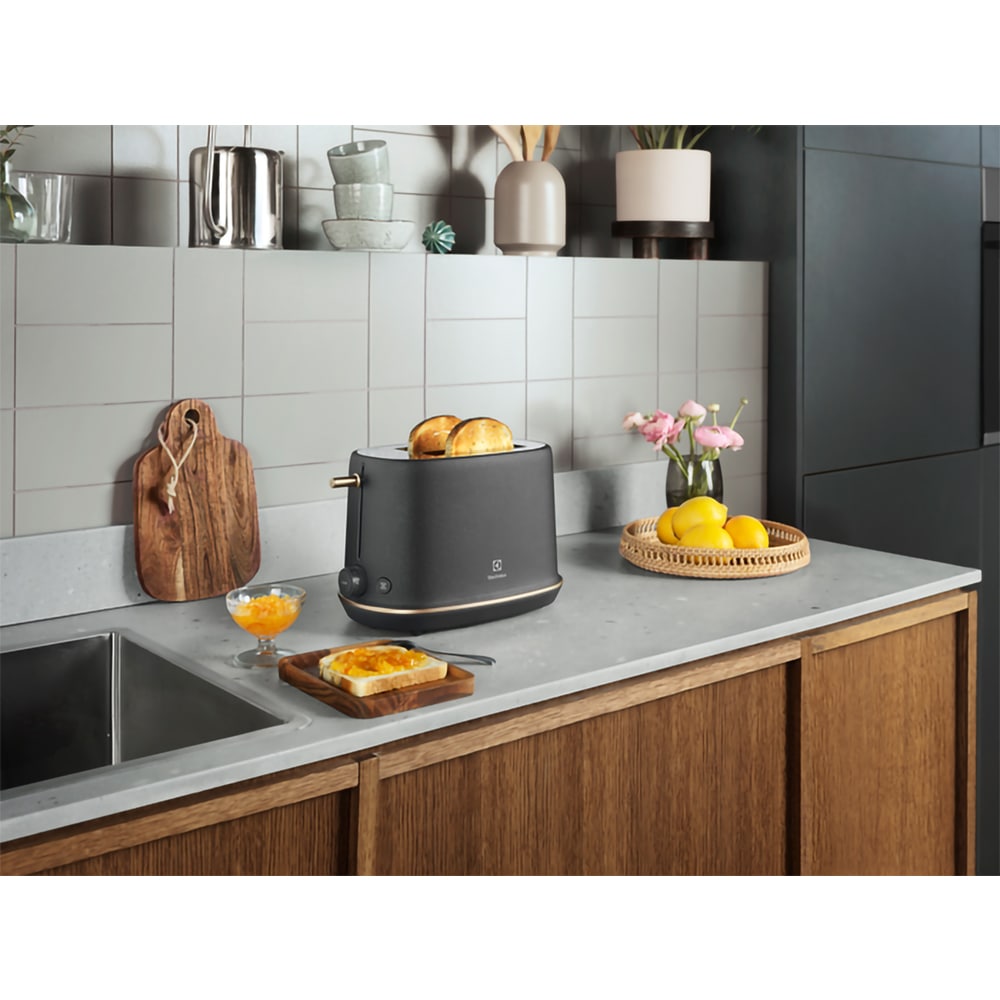 Prajitor de paine ELECTROLUX Explore 7 E7T1-6BP, 2 felii, 980W, negru perlat-auriu