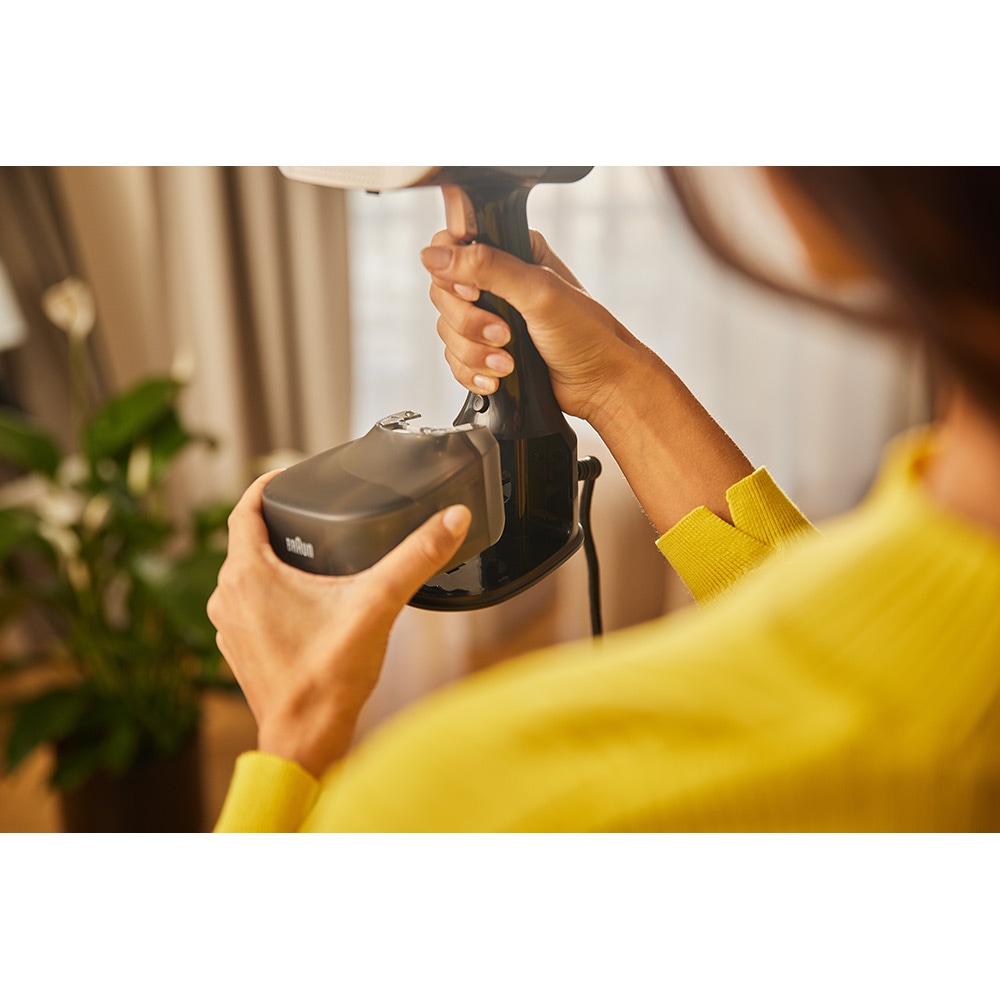 Aparat de calcat vertical cu abur BRAUN GS7077BK, 1600W, 35g/min, 250ml, talpa Dual FreeGlide 3D, negru