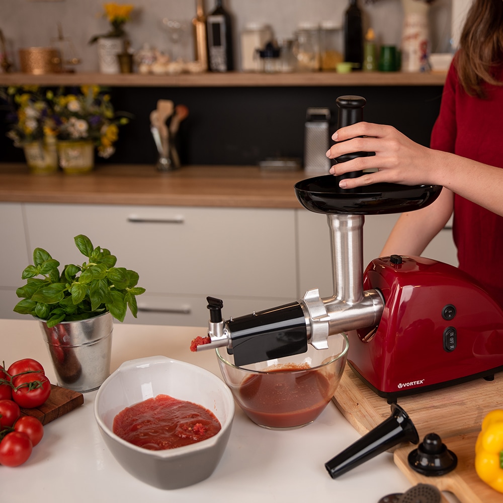 Masina de tocat carne VORTEX VO4018RD, 1kg/min, 1600W, accesoriu suc de rosii/carnati, rosu-negru