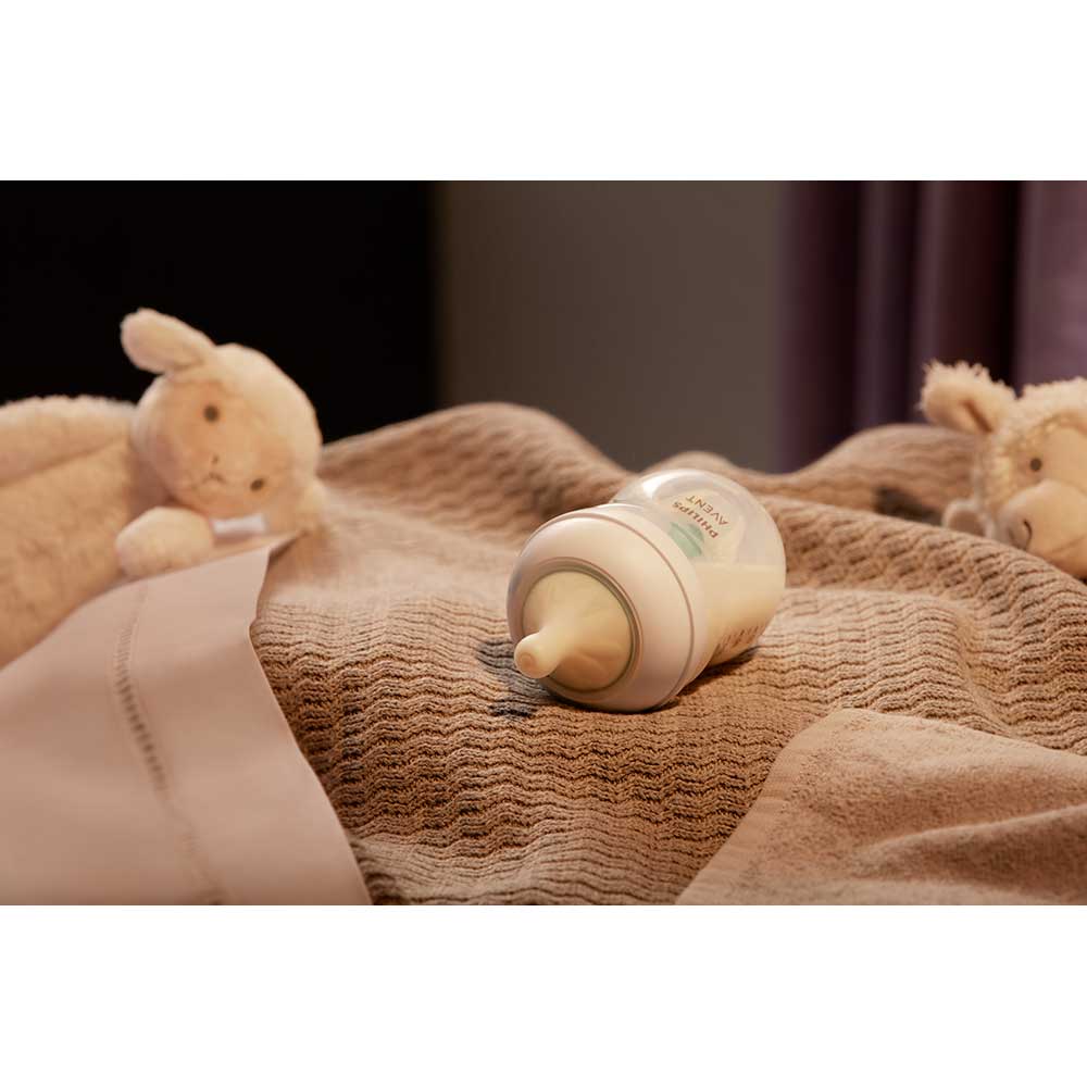 Set 2 biberoane cu dispozitiv anticolici PHILIPS AVENT Natural Response AirFree SCY670/02, flux nou-nascut, 0 luni+, 125ml, alb-verde