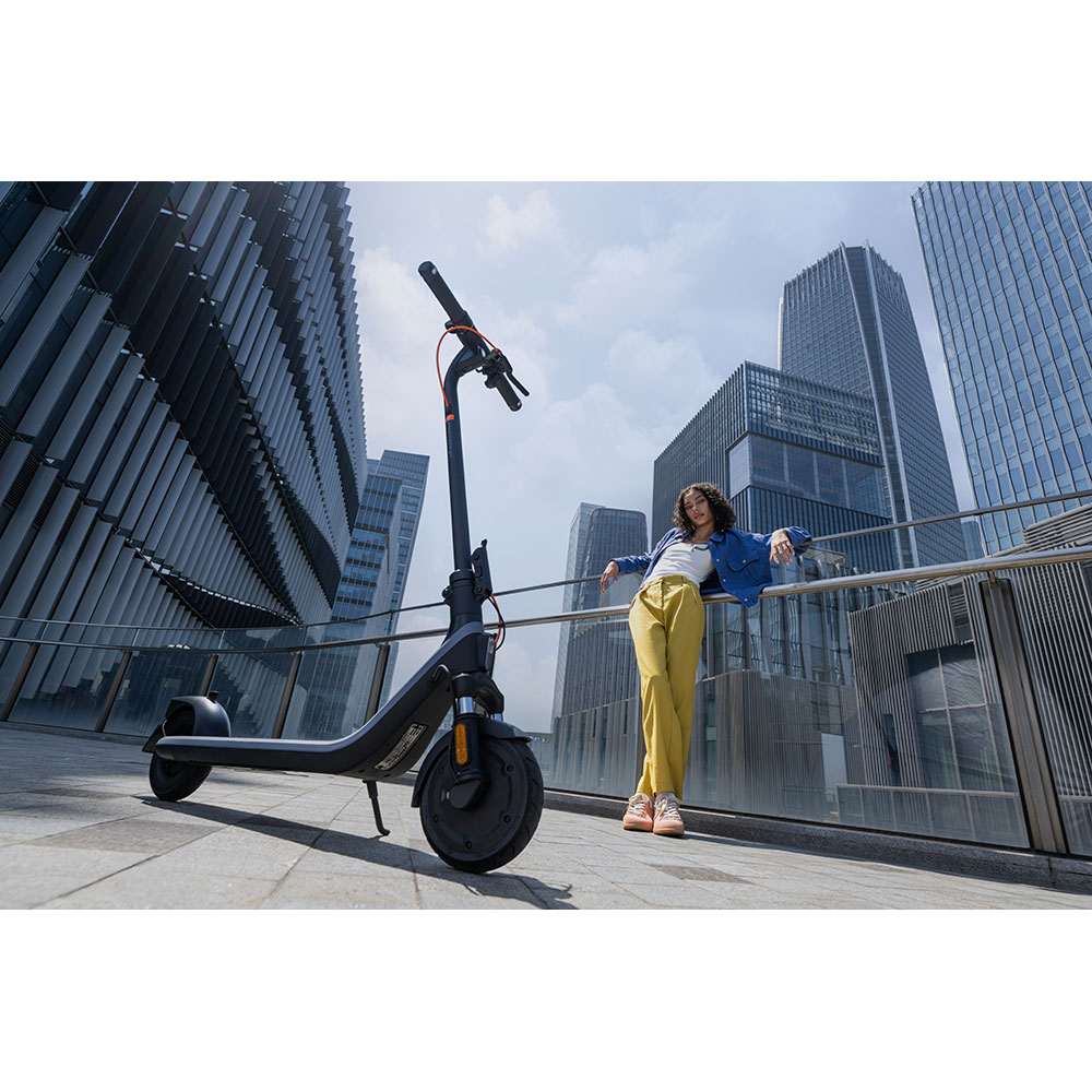 Trotineta electrica NINEBOT E2 Plus II, 8.1 inch, negru