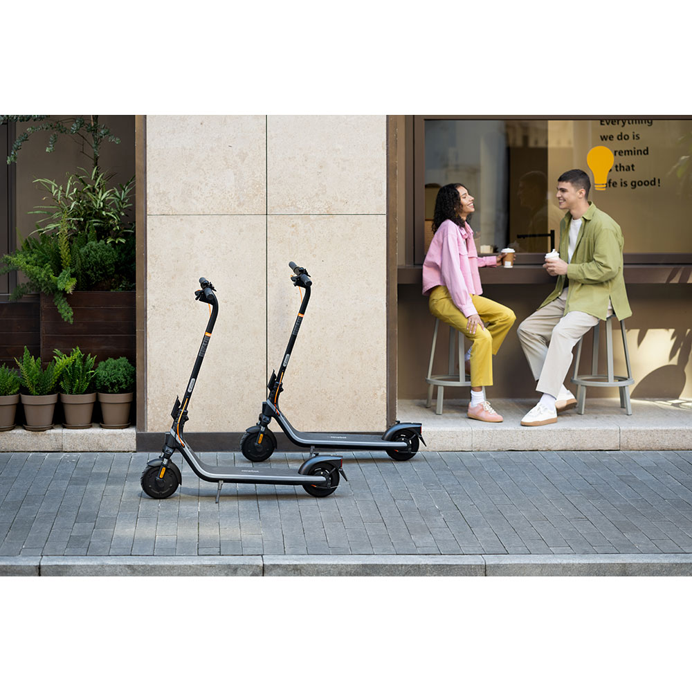 Trotineta electrica NINEBOT E2 Plus II, 8.1 inch, negru