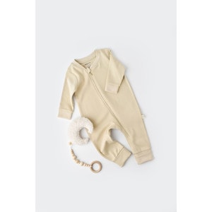 Salopeta cu fermoar cu maneca lunga si panataloni lungi - 100%bumbac organic - Crem