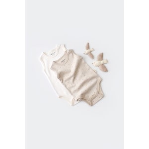 Set 2 body-uri fara maneci bebe unisex, bumbac organic, crem cu buline, Baby Cosy 2