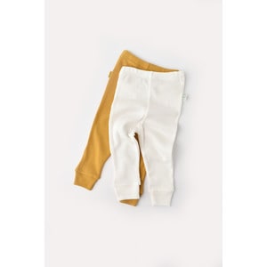 Set 2 pantaloni bebe unisex din bumbac organic si modal, mustar/crem, Baby Cosy, 6-9 luni