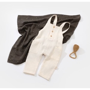 Salopeta de vara cu buzunare din muselina BabyCosy, 100% bumbac organic, crem, 9-12 luni