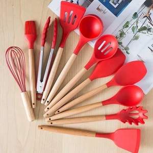 Set 12 Ustensile SIKS Din Silicon Alimentar, SPA12, Cu Maner De Lemn, Rosu