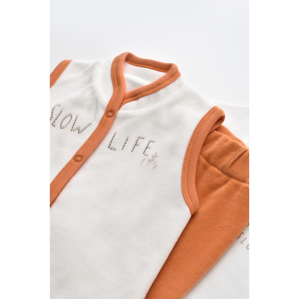 Set 3 piese Baby Cosy broscuta cu body, pantalonasi si vestuta, 80% bumbac organic si 20% poliester, portocaliu, marime 3-6 luni