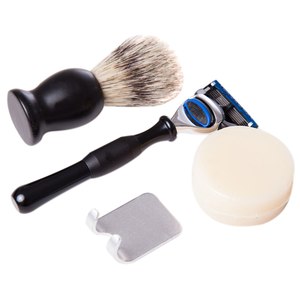 Set cadou pentru barbierit cu aparat de ras Fusion5 Fixxia, 5 lame, maner din metal negru si pamatuf, cutie crem