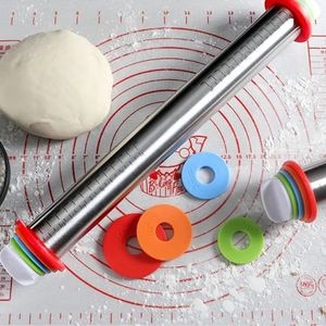 Set sucitor ajustabil, Planet Fun, Bucatareala, cu 4 perechi de inele de marimi diferite si plansa gradata pentru aluat, inox/silicon