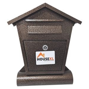 Cutie postala metalica cu 2 chei HouseXL MailBox, Pentru interior si exterior, 43x36x10 cm, Tabla groasa, Model casuta trapezoidala cu suport ziare, Maron lovitura de ciocan