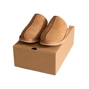 Papuci de interior si exterior pentru barbati din piele intoarsa cu captuseala din lana, Coniac, Marime 44 EU