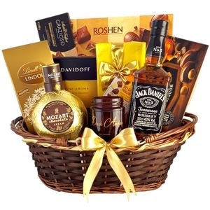 Cos Cadou CADOURI RAFINATE, Exclusive Black & Gold, Whiskey Jack Daniels, Lichior Mozart, Cafea Davidoff, Praline Lindt, Lumanare Parfumata, Ambalaj Elegant, Selectie Premium
