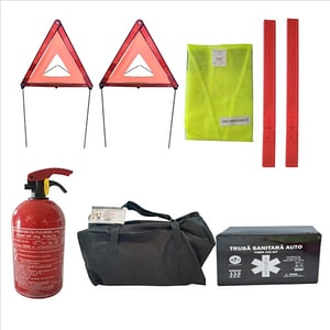 Kit siguranta auto cu 2 triunghiuri, vesta reflectorizanta, un stingator si o trusa medicala 