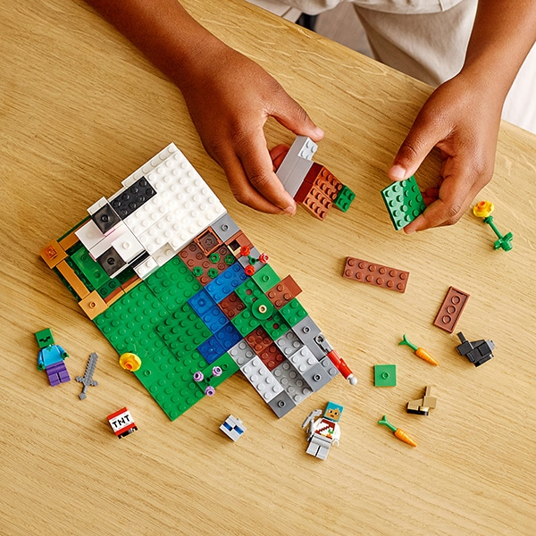 LEGO Minecraft: Ferma de iepuri 21181, 8 ani+, 340 piese