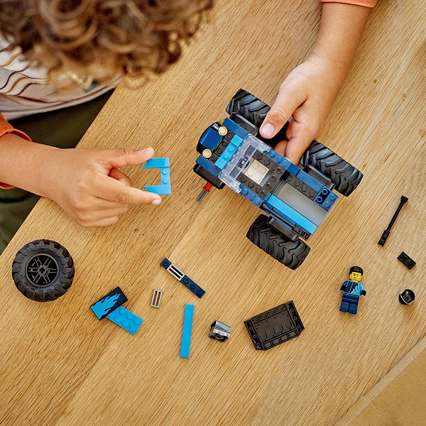 Monster truck hot sale lego set